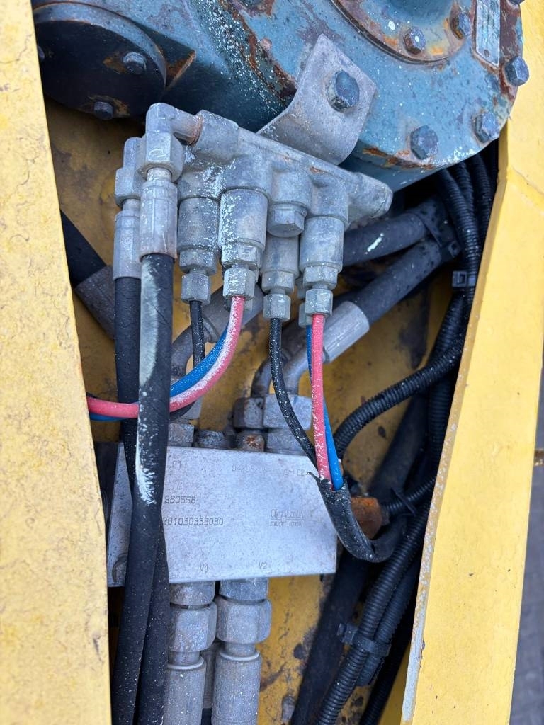 New Holland F 106.6 A