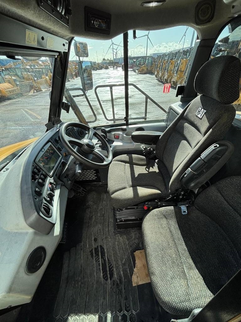 CAT 730 C2 (Tailgate)