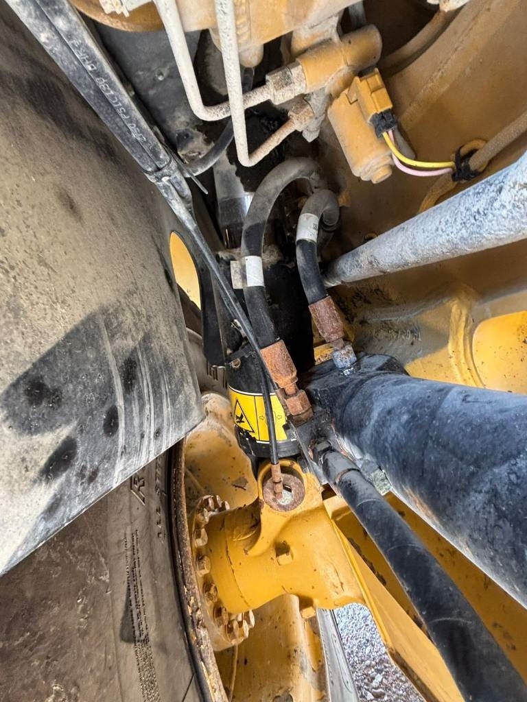 CAT 730 C2 (Tailgate)