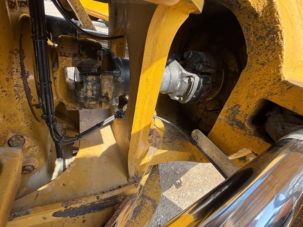 CAT 730 C2 (Tailgate)