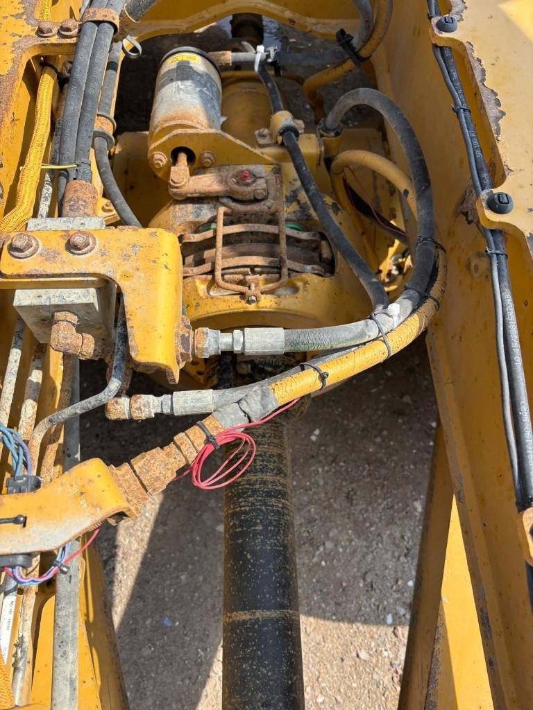 CAT 730 C2 (Tailgate)
