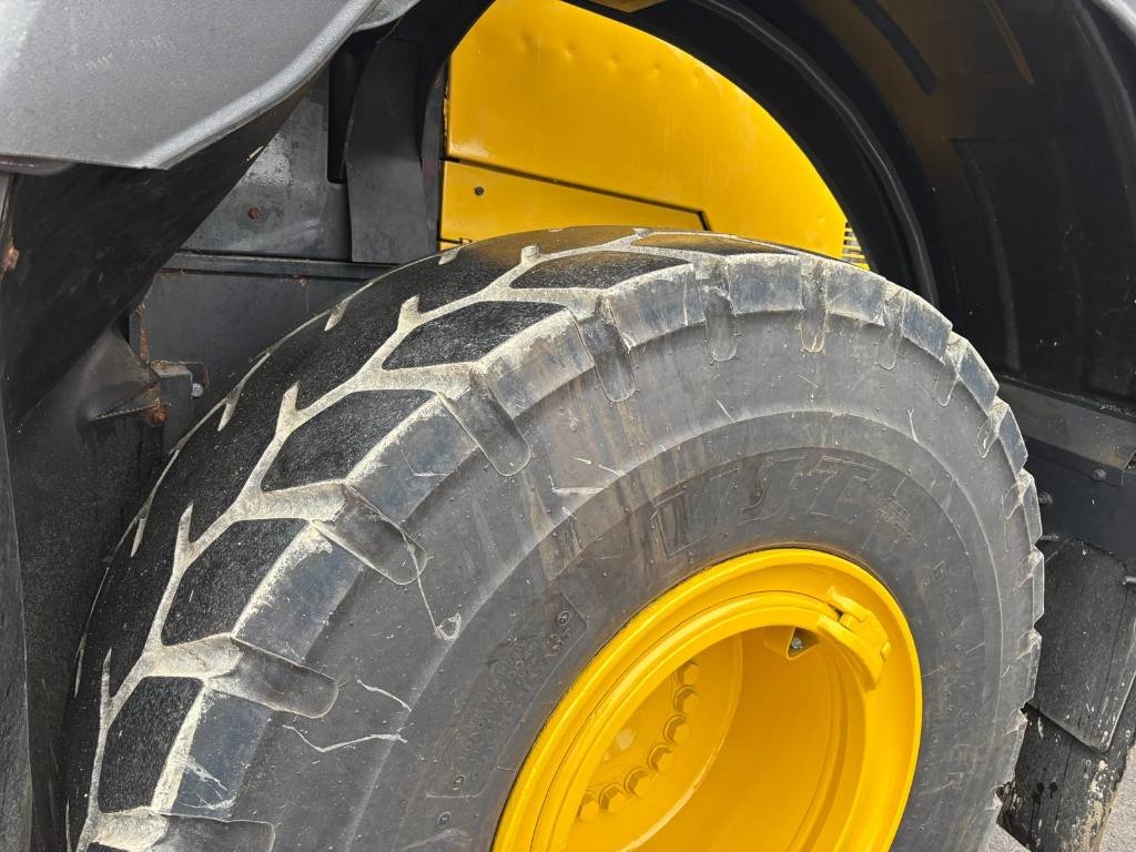 Komatsu WA380-8
