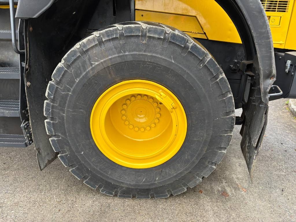 Komatsu WA380-8