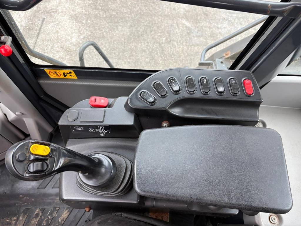 Komatsu WA380-8
