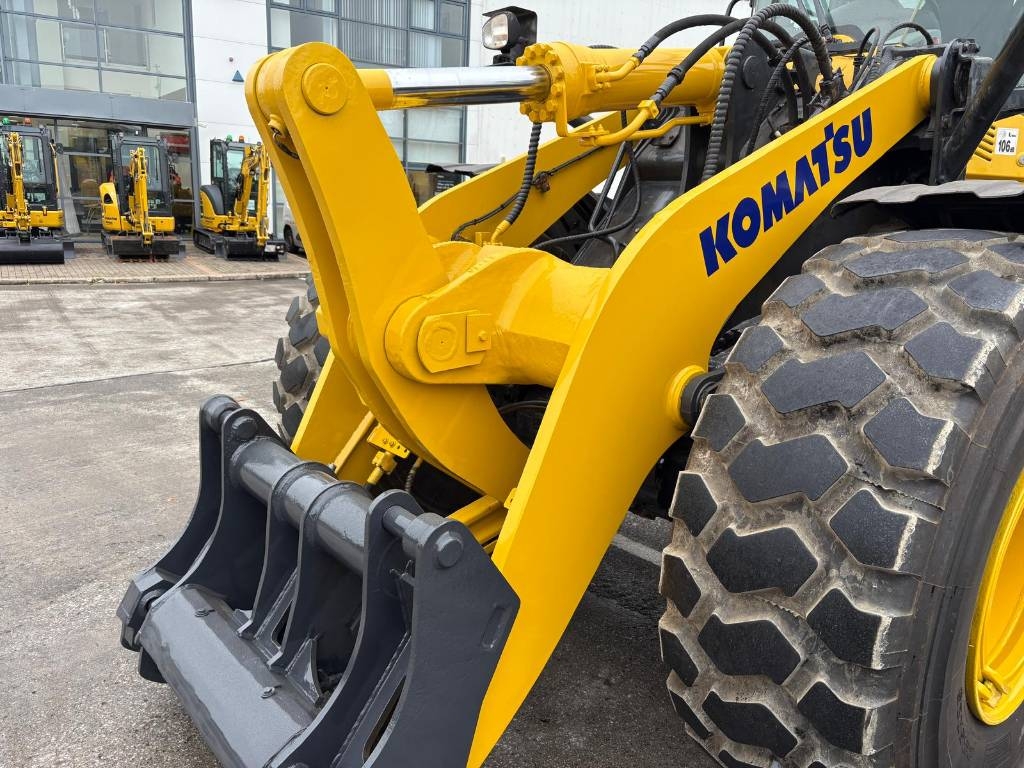 Komatsu WA380-8