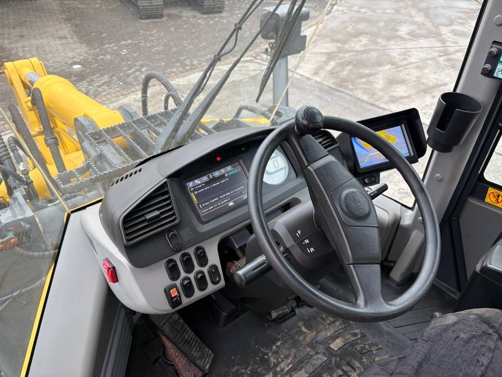 Komatsu WA380-8