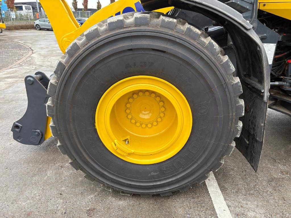 Komatsu WA380-8