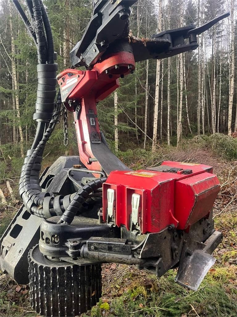 Komatsu S92, Harvester heads, Forestry