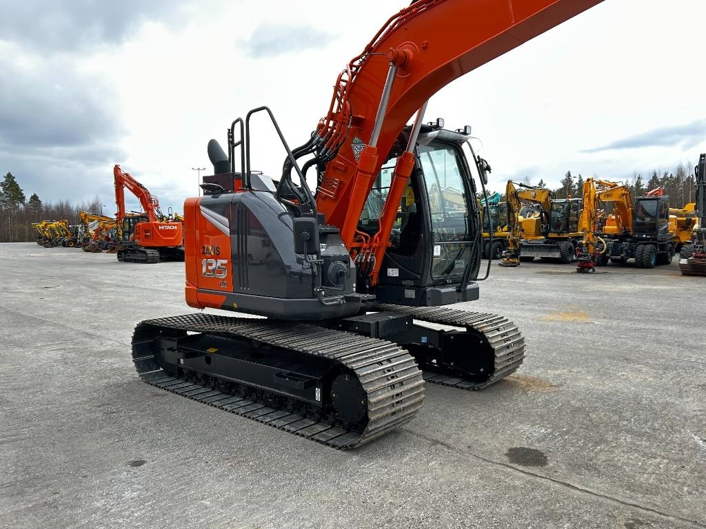 Hitachi ZX135 US-7B / Uusi ajamaton, StageV! - Crawler Excavators ...