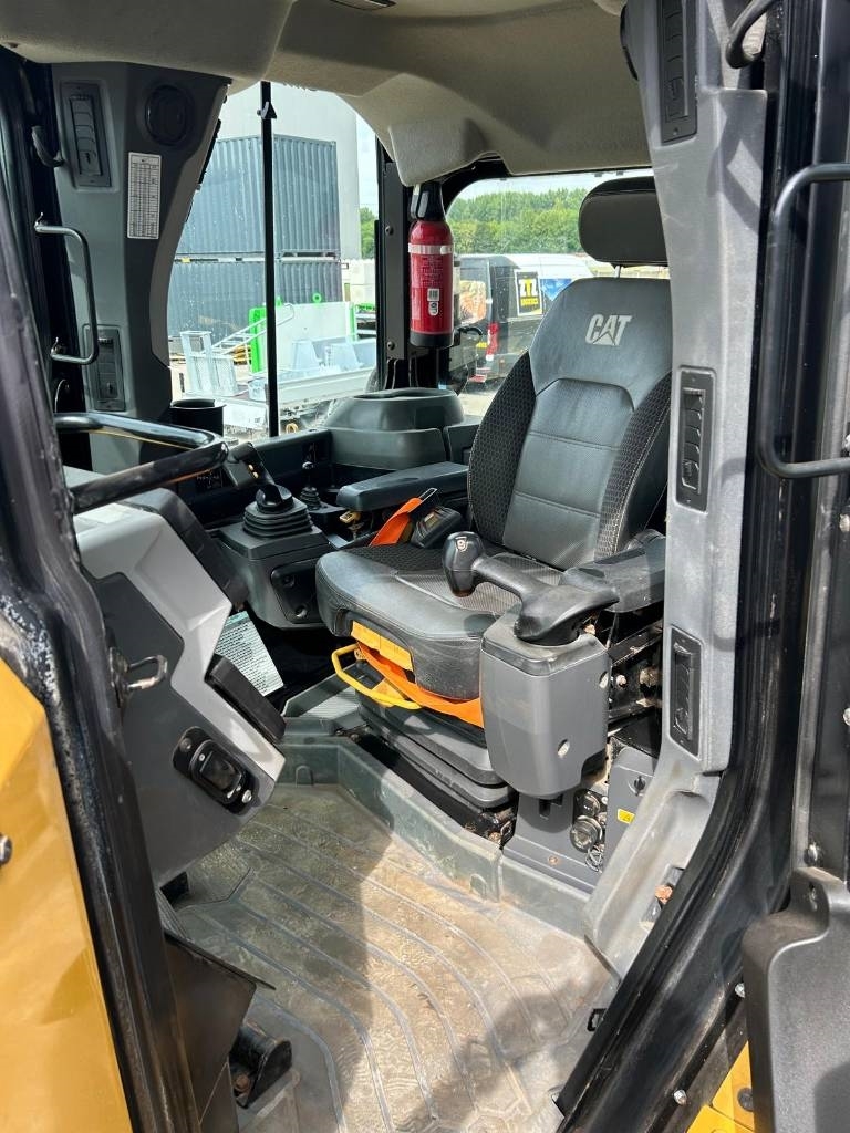 CAT D 6 XL (LOW HOURS - CE CERTIFIED)