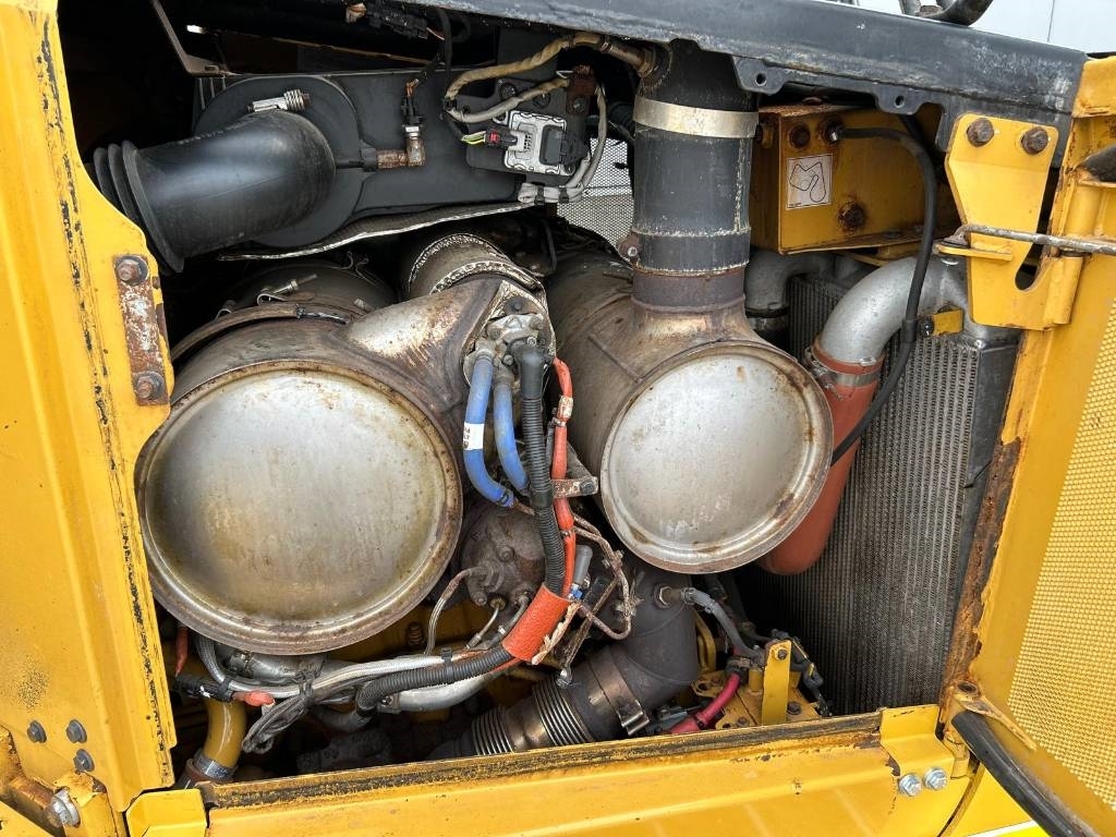 CAT D 6 XL (LOW HOURS - CE CERTIFIED)