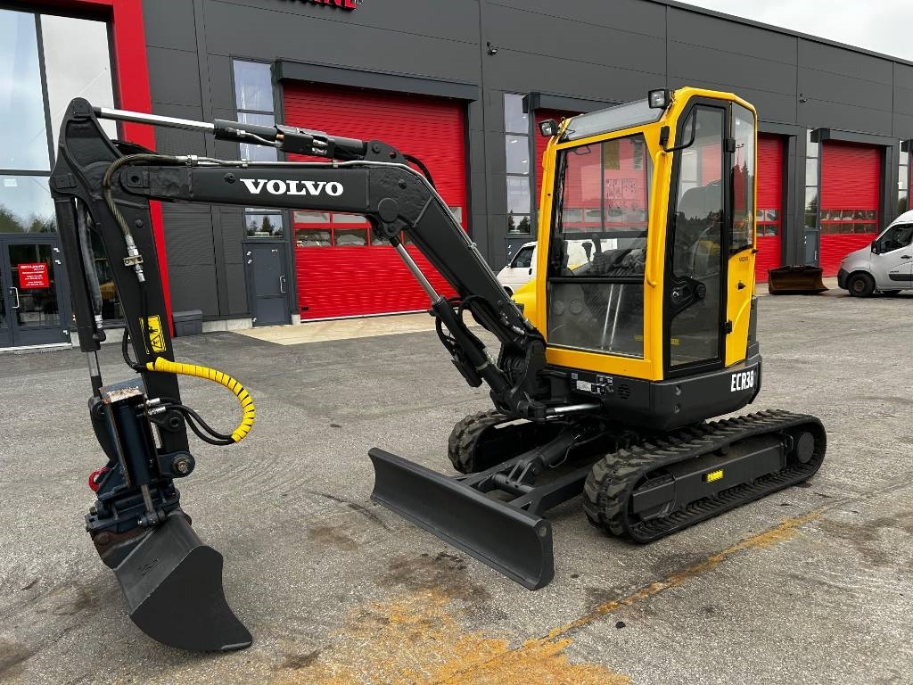 volvo-ecr-38-kallistuva-liitin,32fe7b08