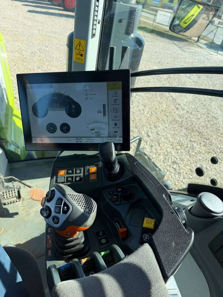 CLAAS Axion 930 - Tractors - Agriculture - Danish Agro Machinery