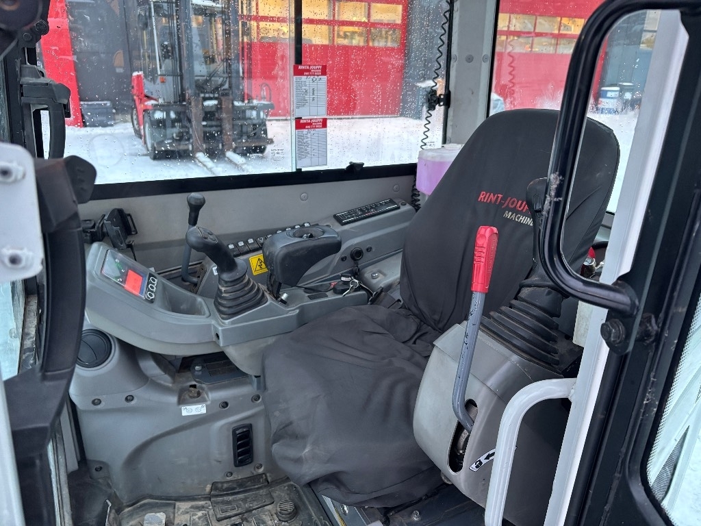 takeuchi-tb-325-r-pyorittaja-p,6396ef2f