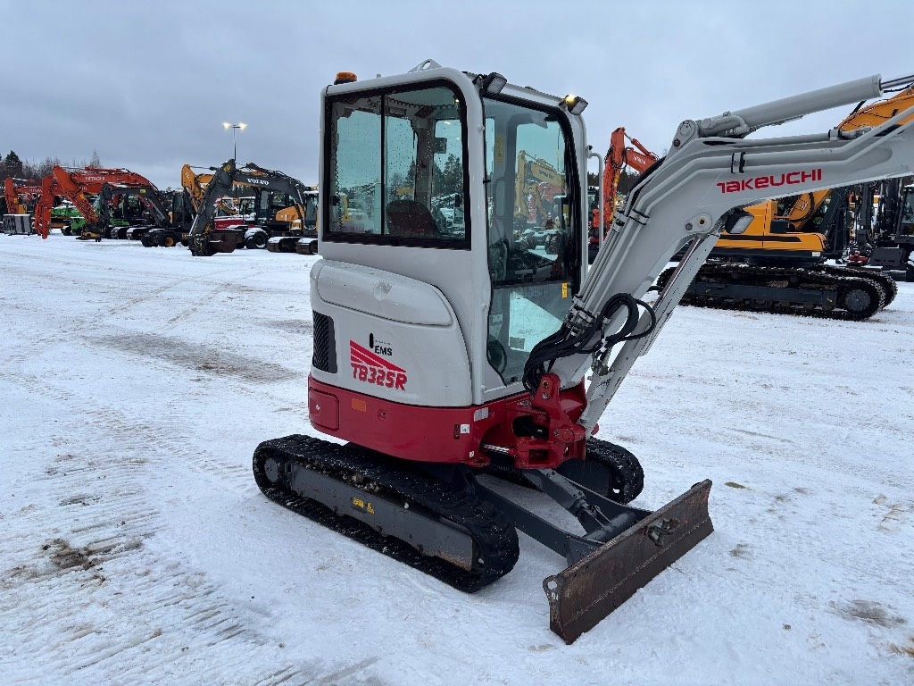 takeuchi-tb-325-r-pyorittaja-p,9666851f