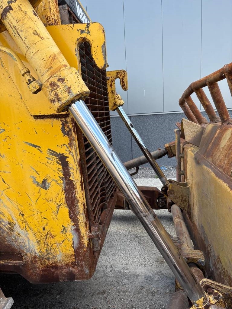 Komatsu D 155 AX-6 (c/w REMOTE CONTROL)