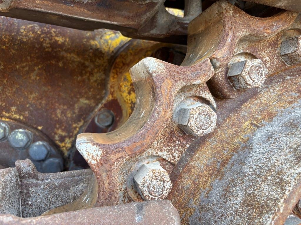 Komatsu D 155 AX-6 (c/w REMOTE CONTROL)