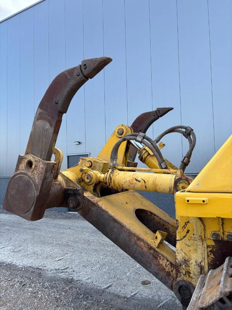 Komatsu D 155 AX-6 (c/w REMOTE CONTROL)