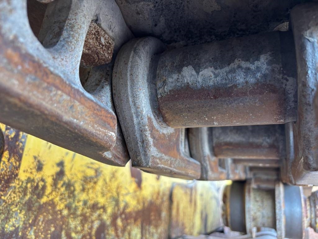 Komatsu D 155 AX-6 (c/w REMOTE CONTROL)