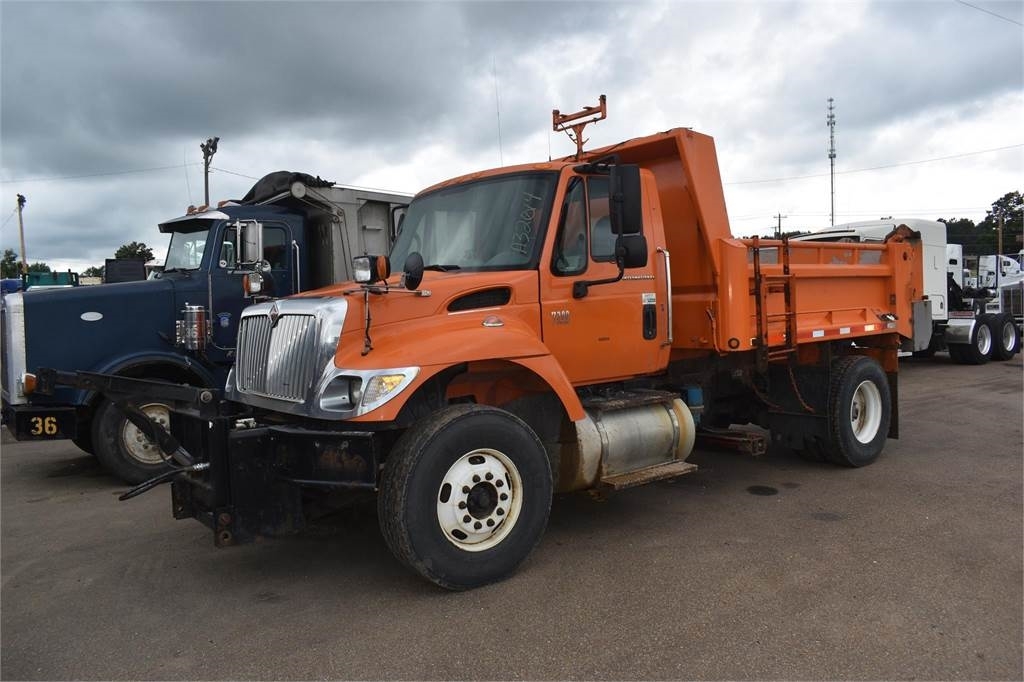 International WORKSTAR 7300