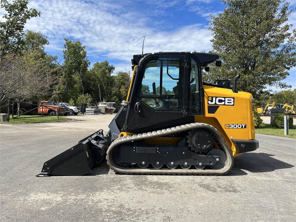 JCB 300T