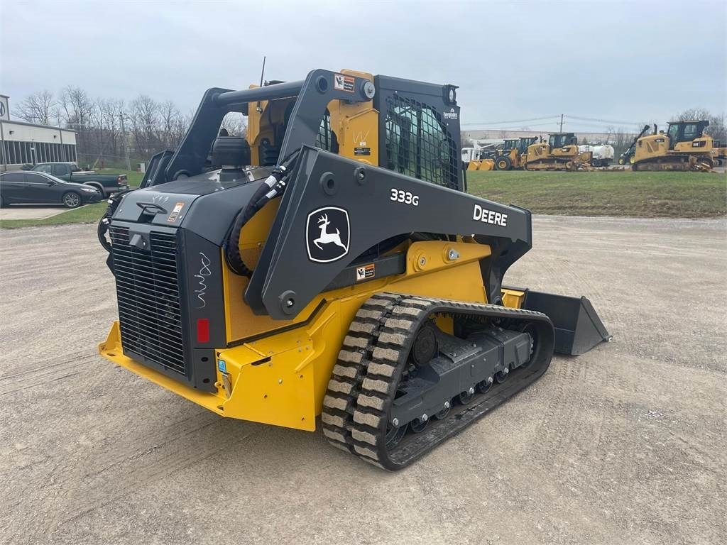 John Deere 333G