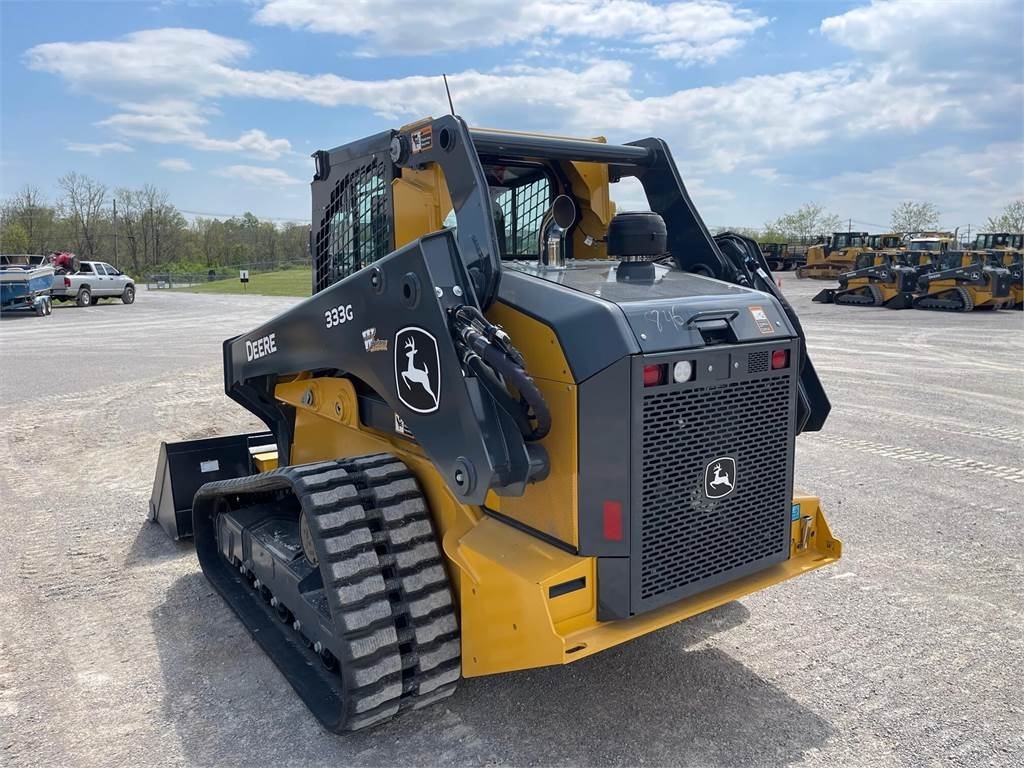 John Deere 333G