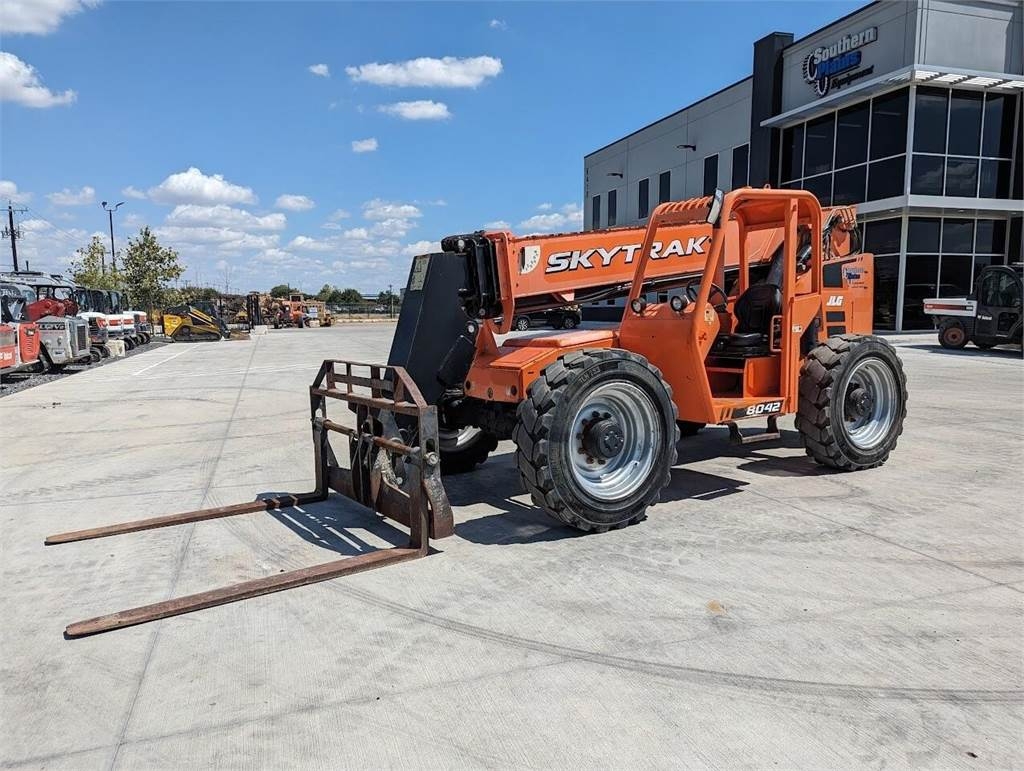 SkyTrak 8042