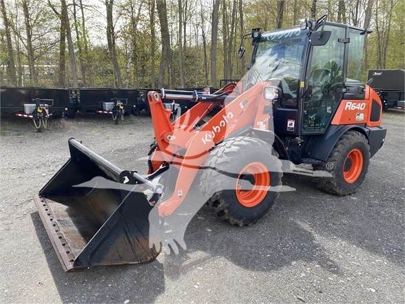 Kubota R640
