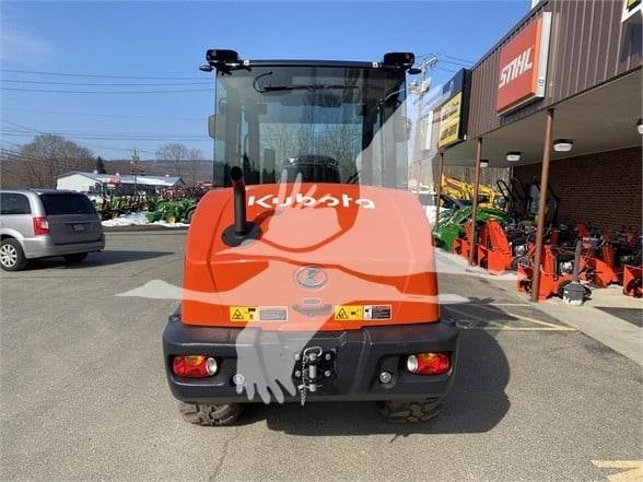 Kubota R640