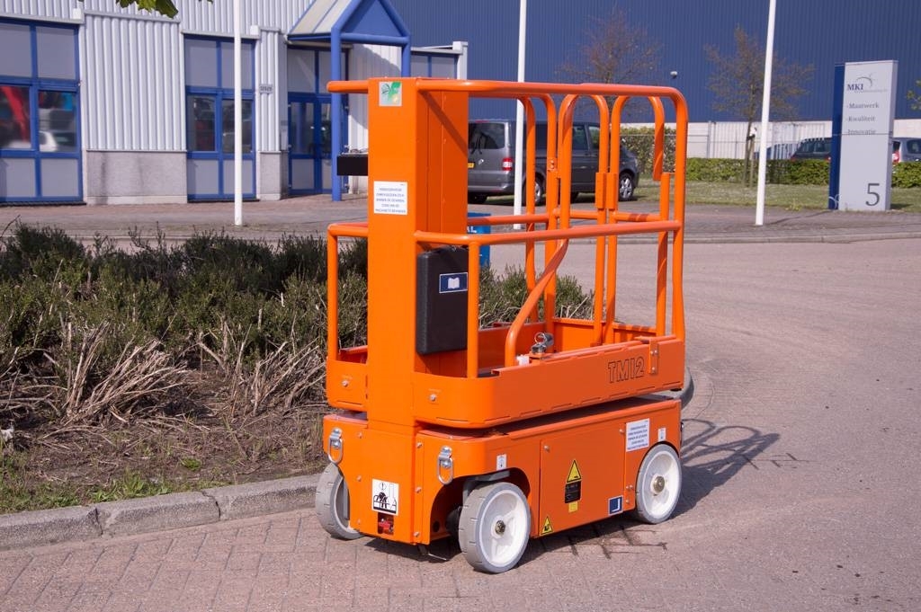 Upright Snorkel TM12 , 2016 Vertical mast lifts Mascus Ireland