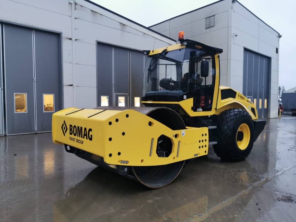 Vält Bomag BW216D-5 singledrumrollers