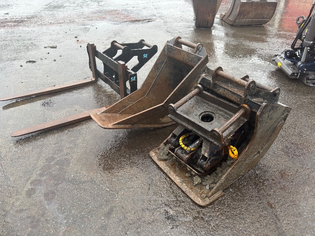 case-cx-75-engcon-5-tyolaitett,2c007201