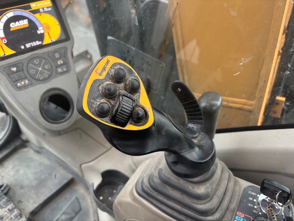 case-cx-75-engcon-5-tyolaitett,ba1465c0