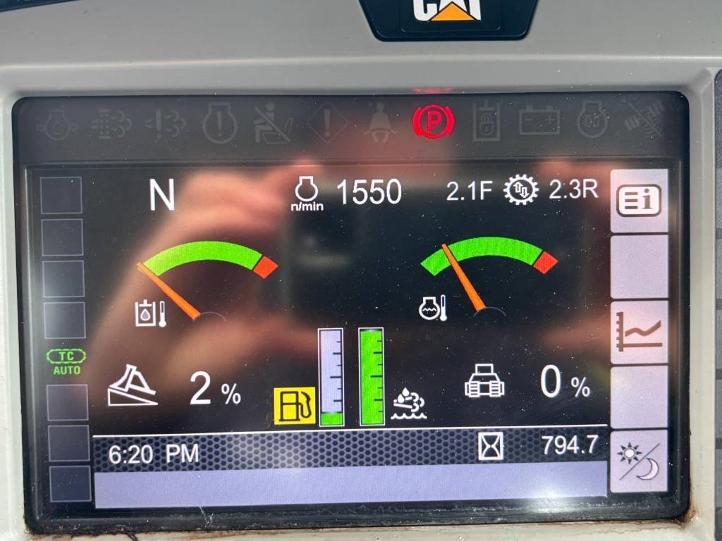 CAT D 6 K 2 XL (Low Verified Hours)