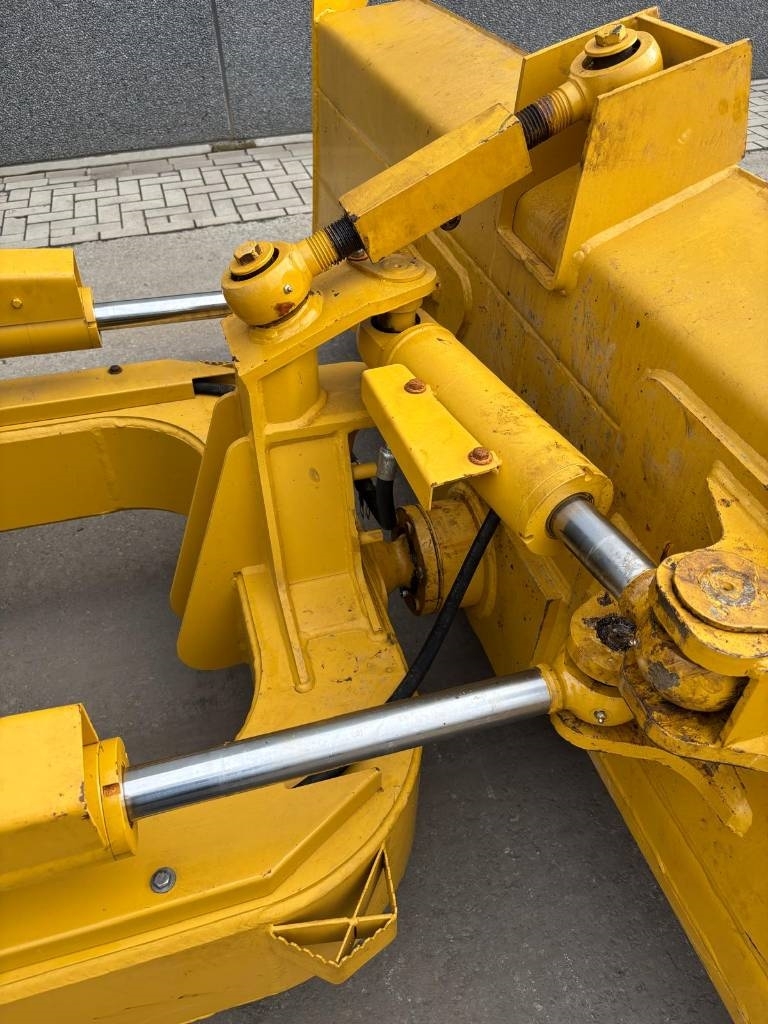 CAT D 6 K 2 XL (Low Verified Hours)