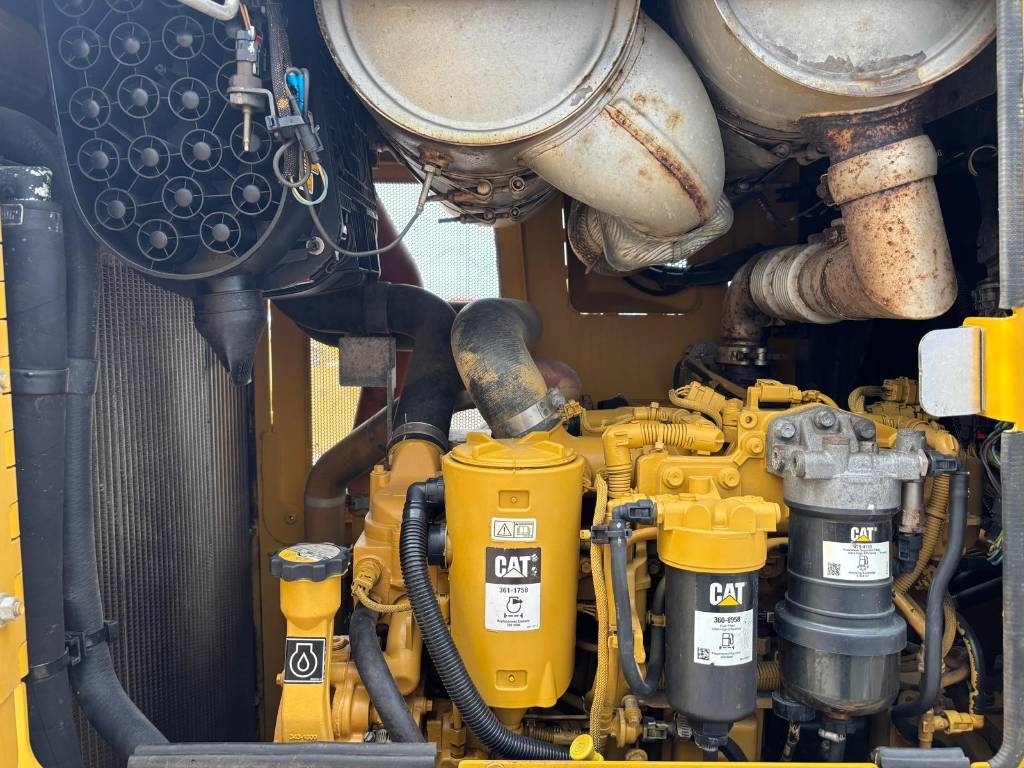 CAT D 6 K 2 XL (Low Verified Hours)