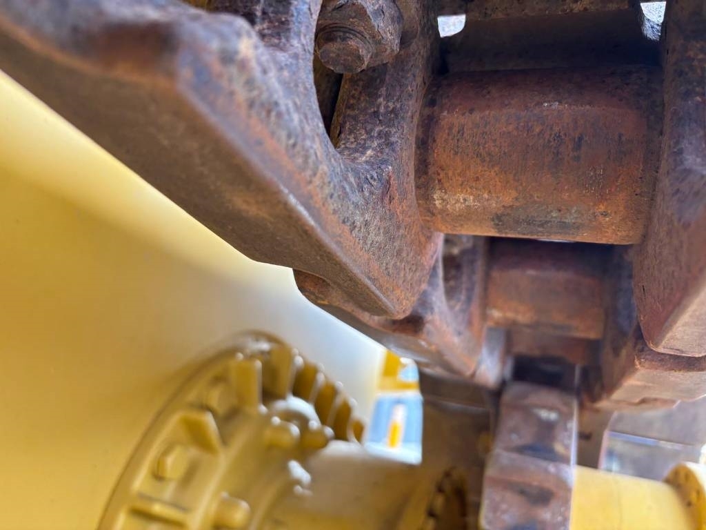 CAT D 6 K 2 XL (Low Verified Hours)