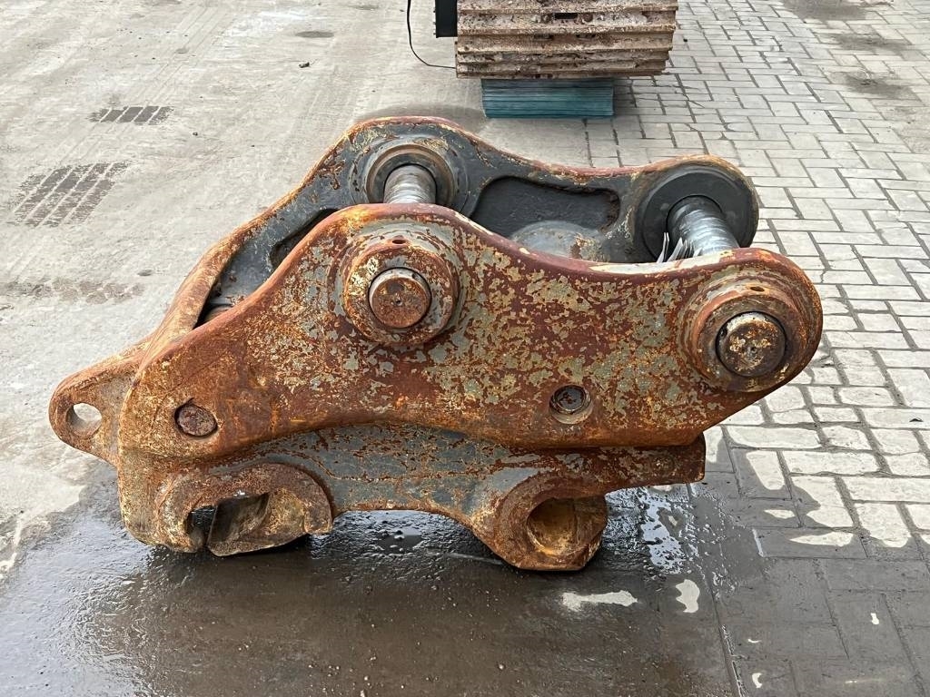 Volvo EC 480 E L coupler + bucket