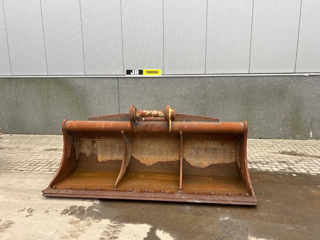 Volvo EC 480 E L coupler + bucket