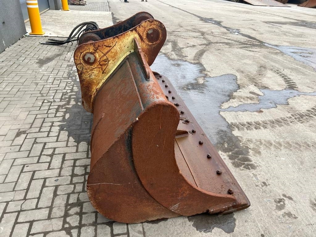 Volvo EC 480 E L coupler + bucket