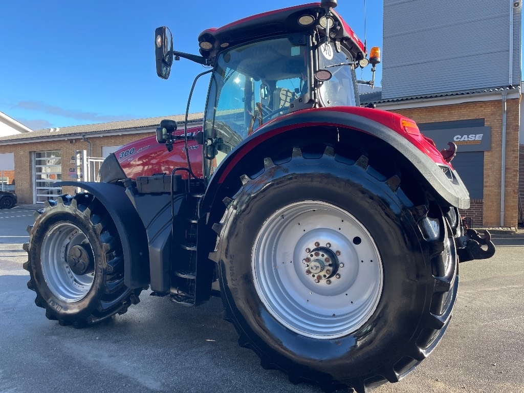 Case IH OPTUM 300 CVX
