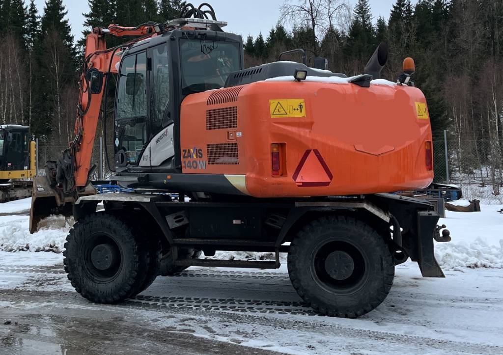 HITACHI ZX140W モノブーム&平爪バケット 雪像解体仕様(1/50) モデルトラックファクトリー