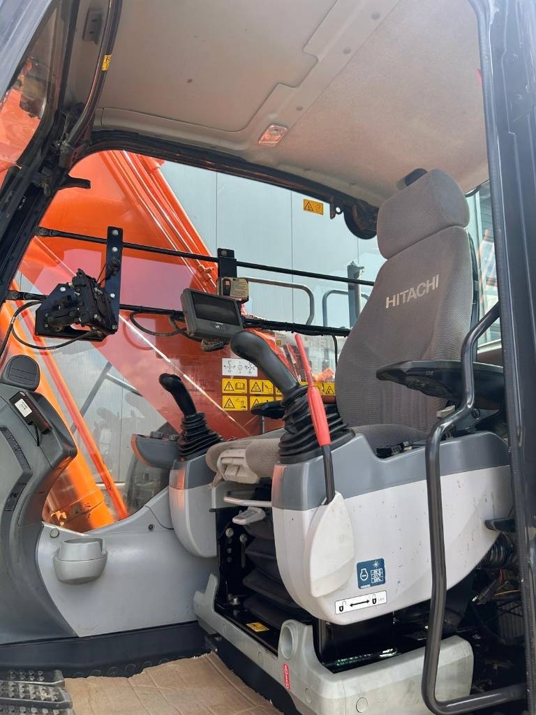 Hitachi ZX 250 LC-6 (GPS Prepared)