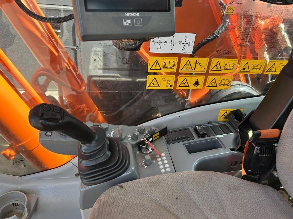 Hitachi ZX 250 LC-6 (GPS Prepared)