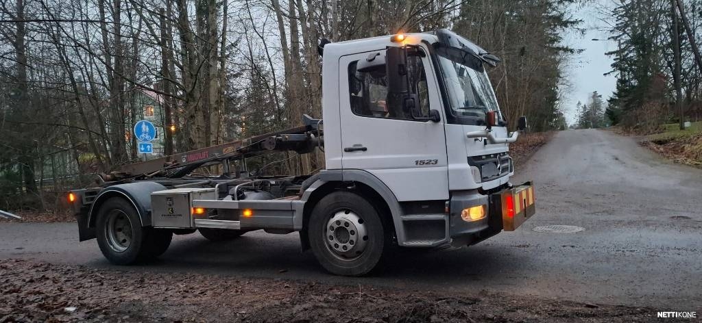 Mercedes-Benz Atego 1523