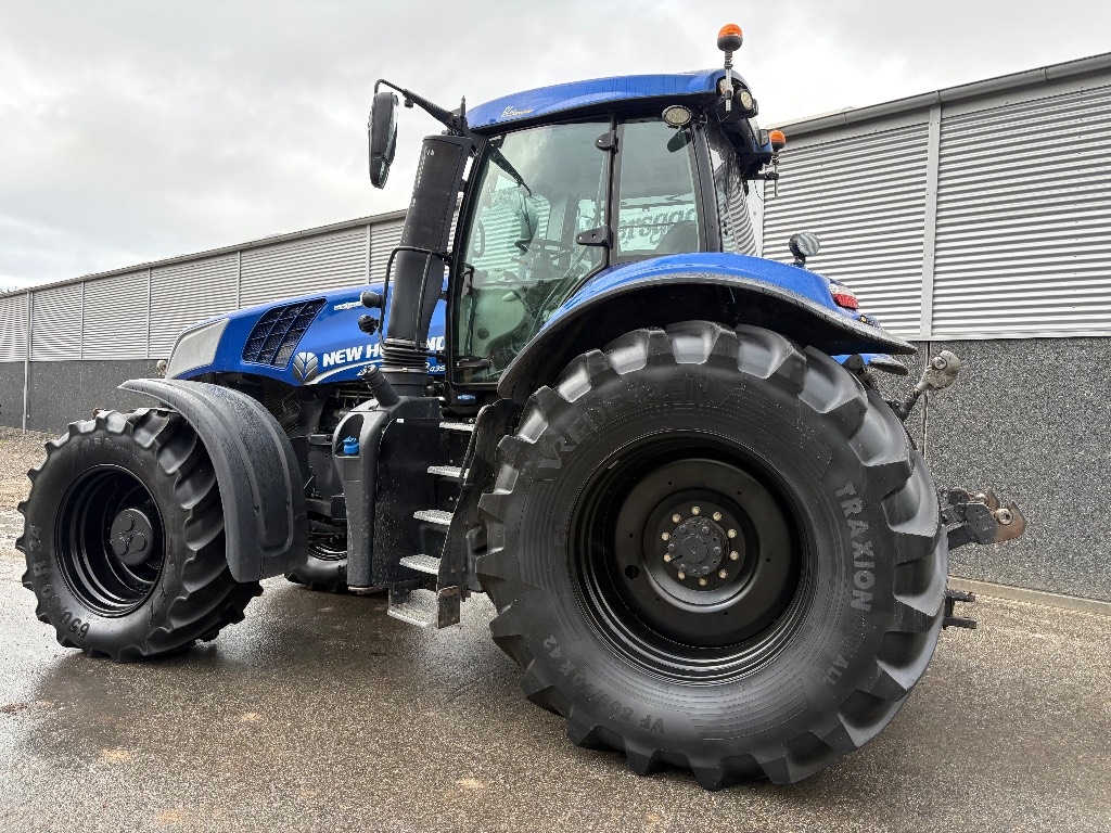 New Holland T8.435