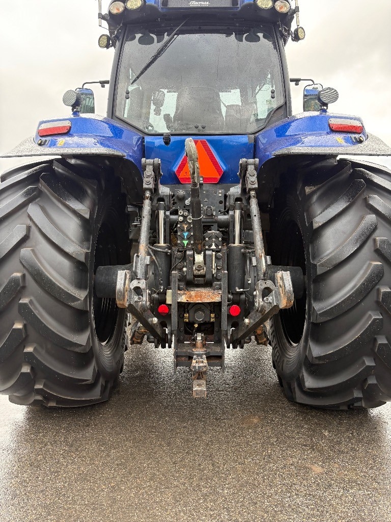 New Holland T8.435