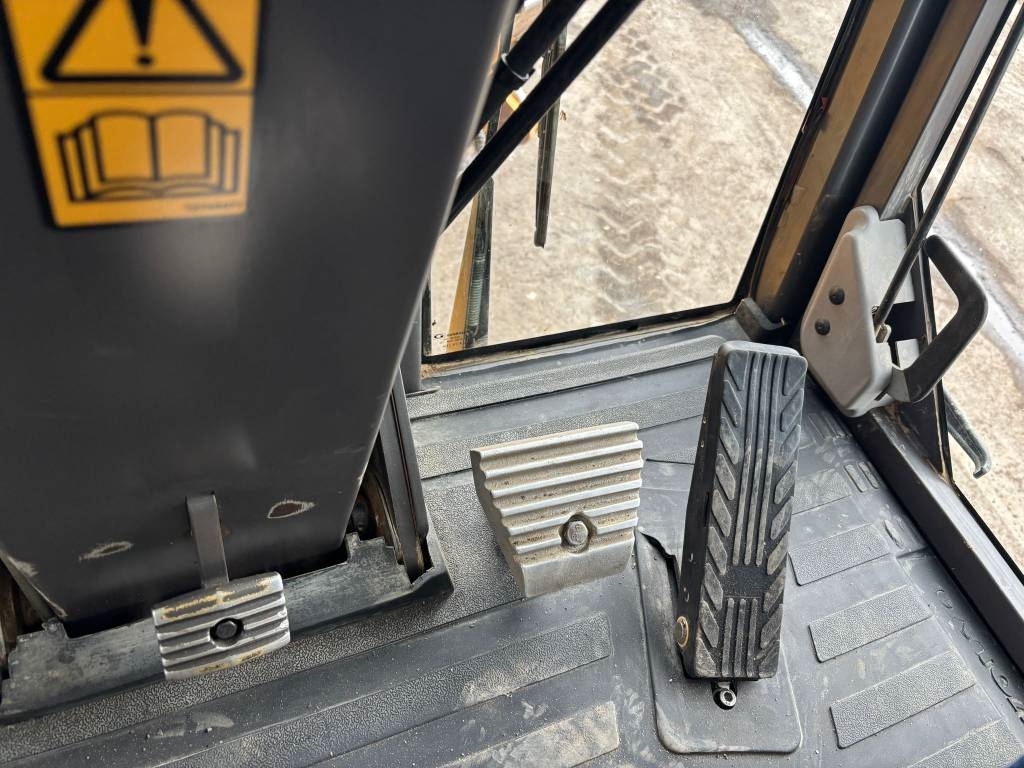 Volvo G 946 AWD (CE Certified / New Engine)