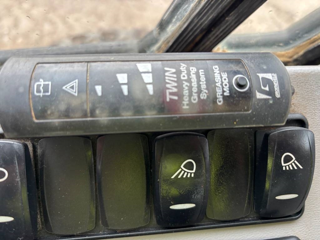 Volvo G 946 AWD (CE Certified / New Engine)